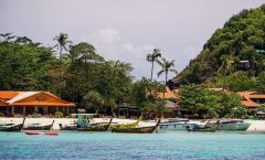 Phi Phi Islands with Seaview Lunch from Phuket by Bangtao Beach Bar