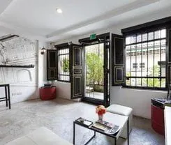 Chino Town Gallery Guesthouse